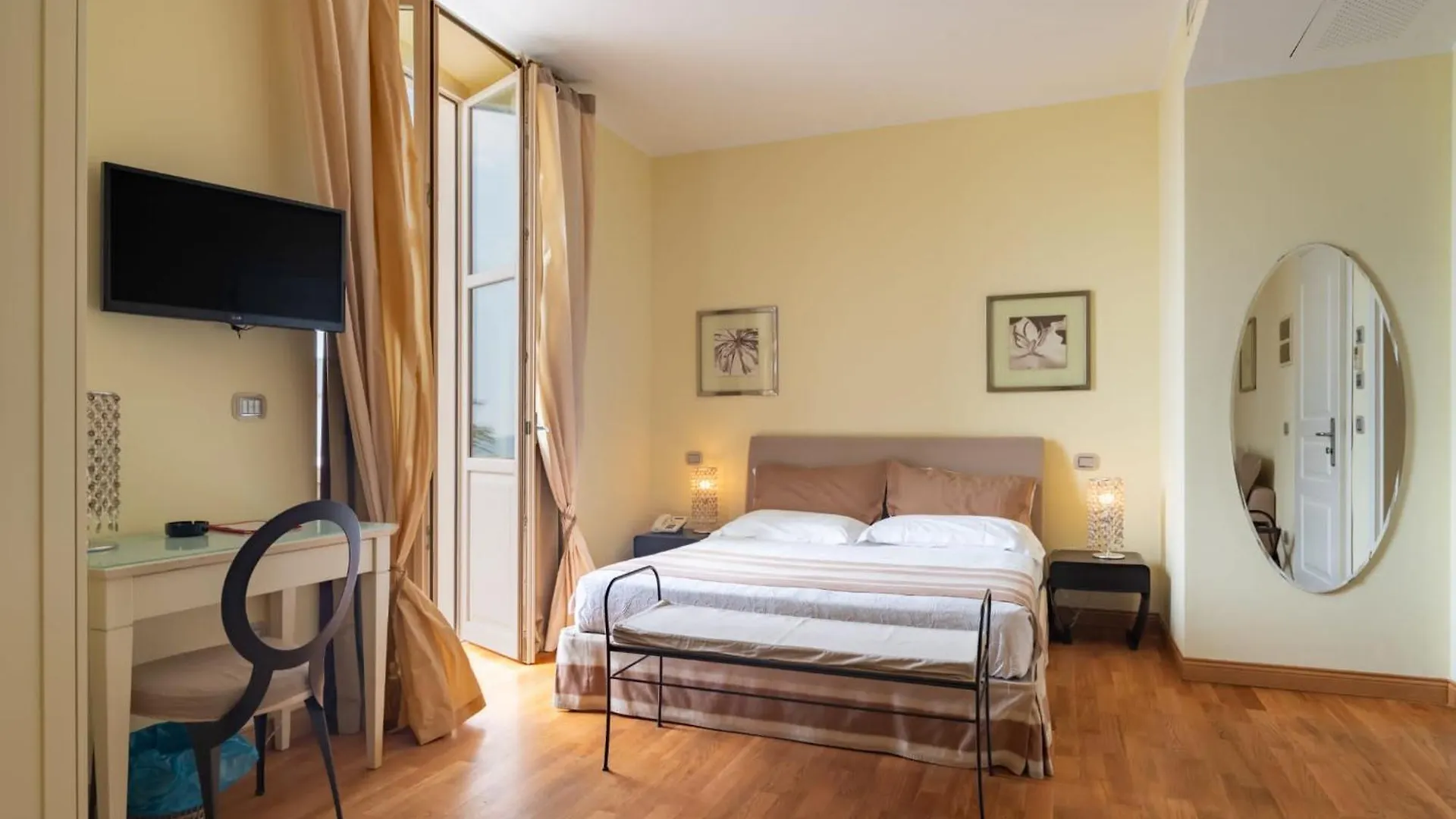 Hotel De La Plage Pietra Ligure