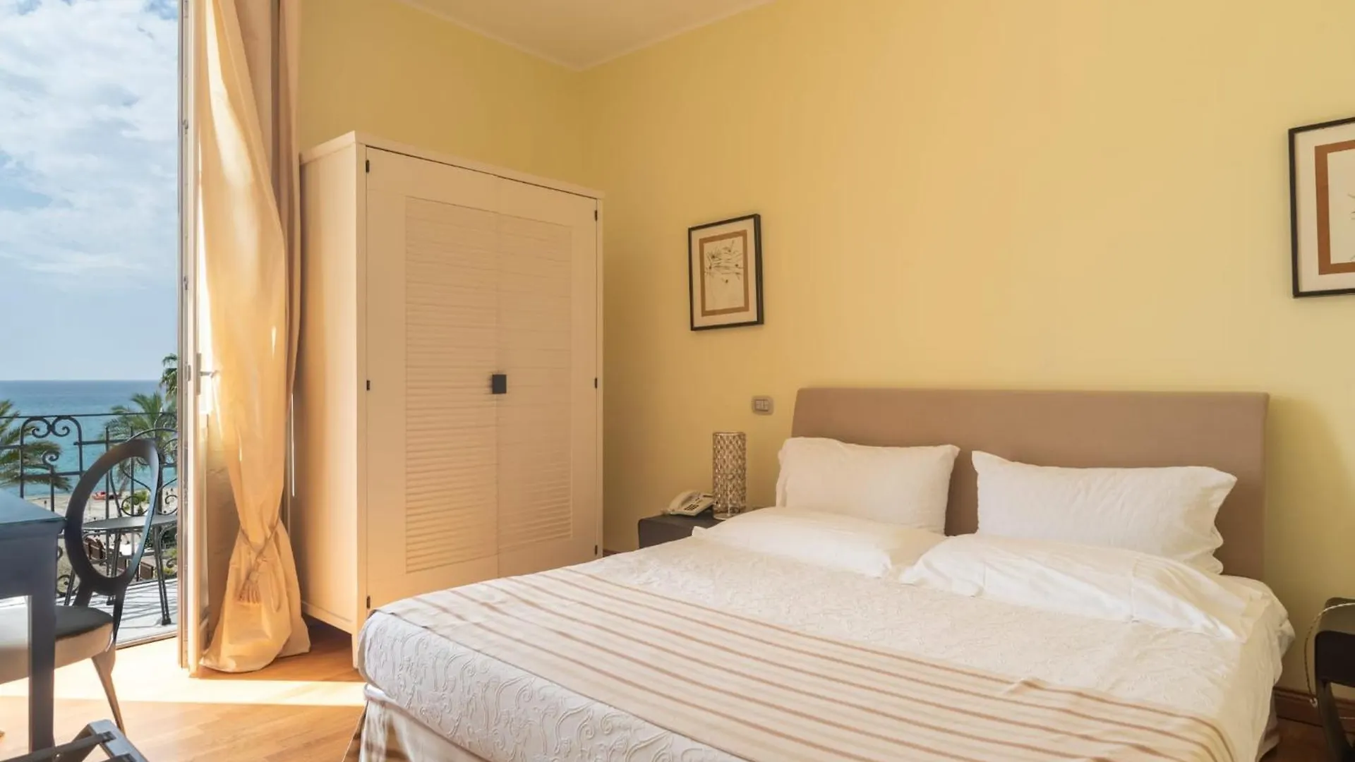 Hotel De La Plage Pietra Ligure