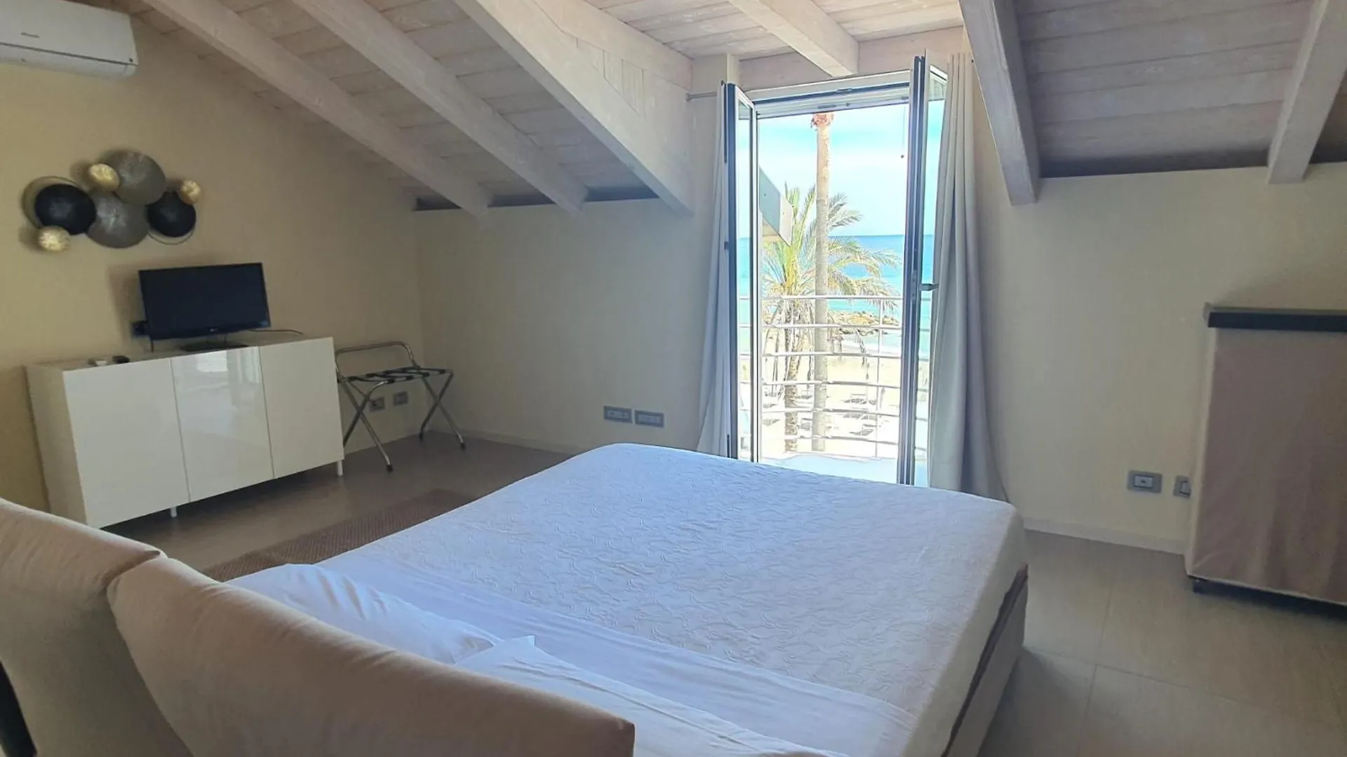 Hotel De La Plage Pietra Ligure