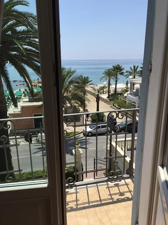 Hotel De La Plage Pietra Ligure