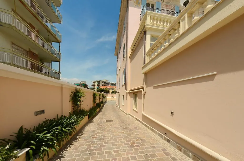 Hotel De La Plage Pietra Ligure