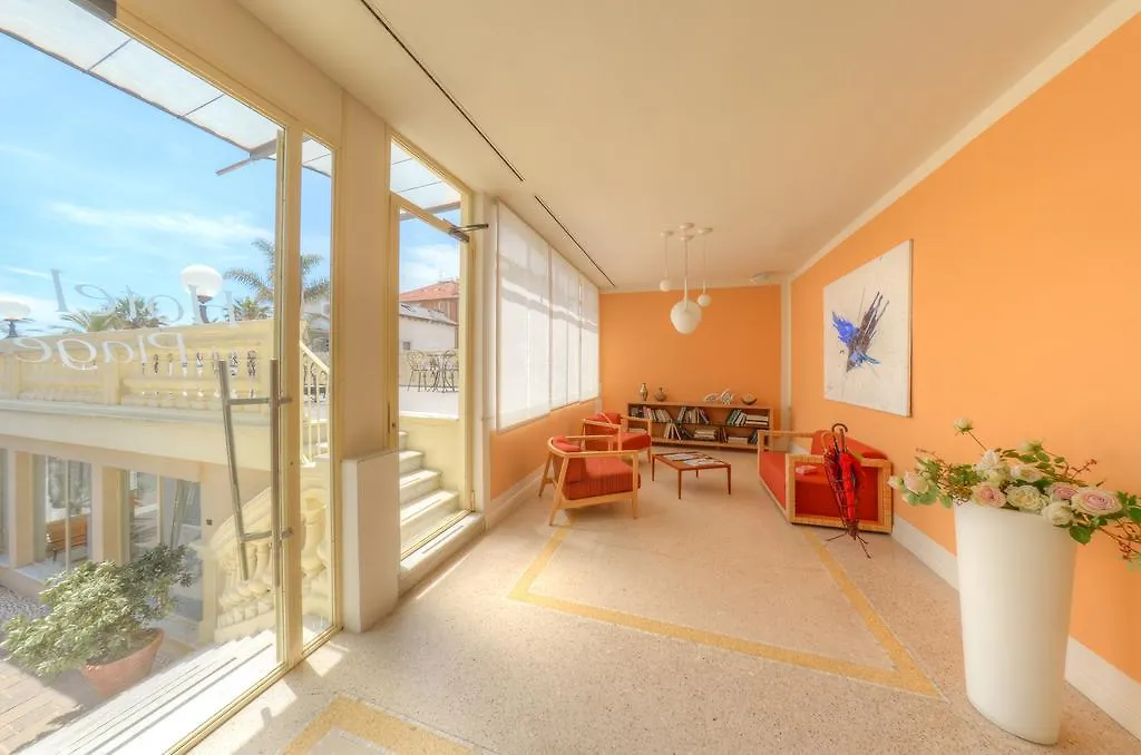 Hotel De La Plage Pietra Ligure 3*,