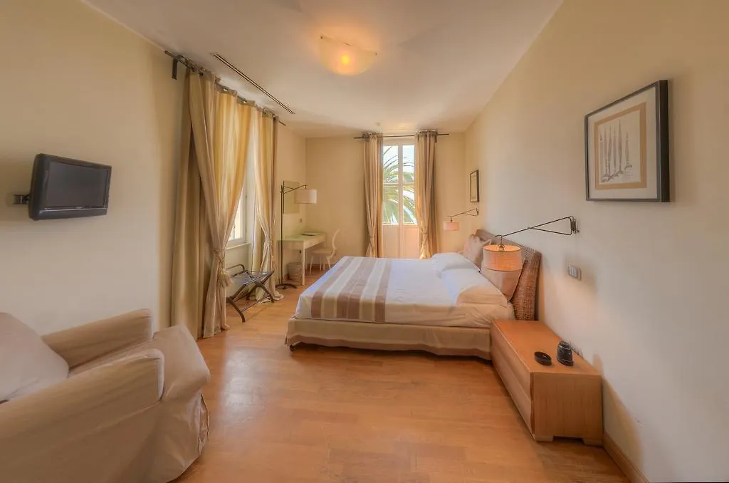 Hotel De La Plage Pietra Ligure Italy