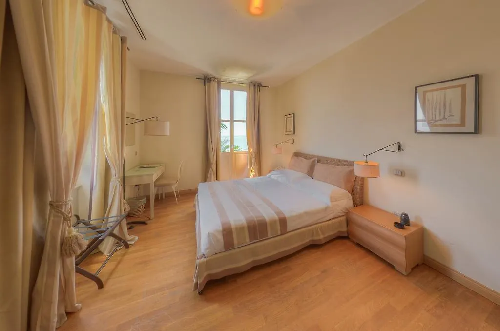 Hotel De La Plage Pietra Ligure